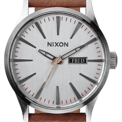 Nixon kvarts Sentry læder sølv urskive A105-1752-00 Herreur