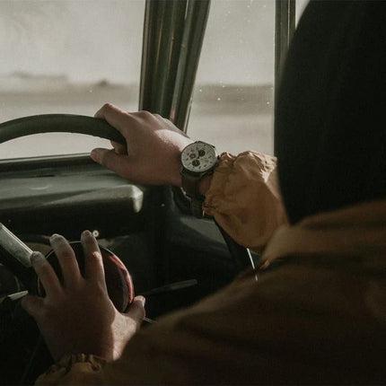 AVI-8 Hawker Hurricane Classic Chronograph Cream Beige Urskive Quartz AV-4011-0C herreur