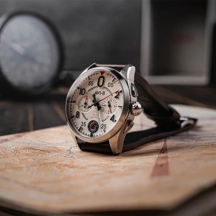 AVI-8 Spitfire Lock Chronograph Aircraft White Dial Quartz AV-4089-05 herreur
