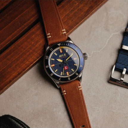 AVI-8 Flyboy Tuskegee Airmen Meca-Quartz Limited Edition Lucera Blue Dial AV-4103-02 Herreur med ekstra rem