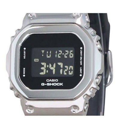 Casio G-Shock Digital Metal Bezel Resin Rem Quartz GM-5600U-1 200M herreur