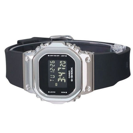 Casio G-Shock Digital Metal Bezel Resin Rem Quartz GM-5600U-1 200M herreur