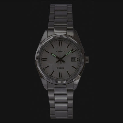 Casio analog rustfrit stål sølv urskive kvarts UTP-1302PD-7AV unisex ur